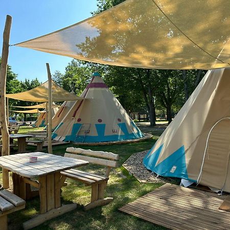 Tipi Illinois Apartment Falkenberg/Elster Luaran gambar