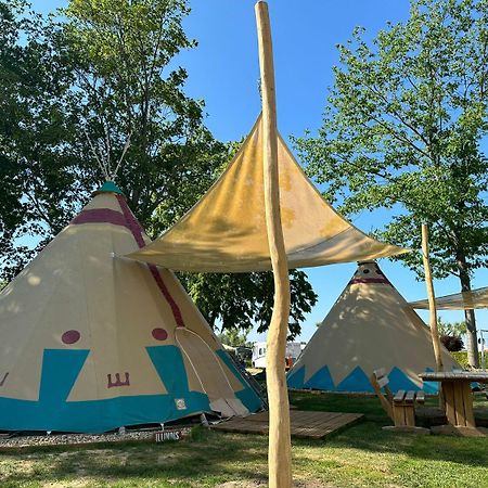 Tipi Illinois Apartment Falkenberg/Elster Luaran gambar