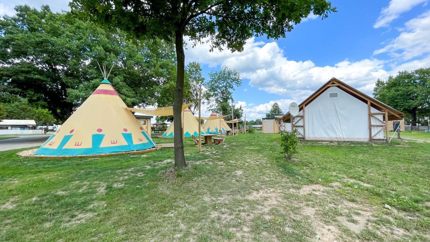 Tipi Illinois Apartment Falkenberg/Elster Luaran gambar